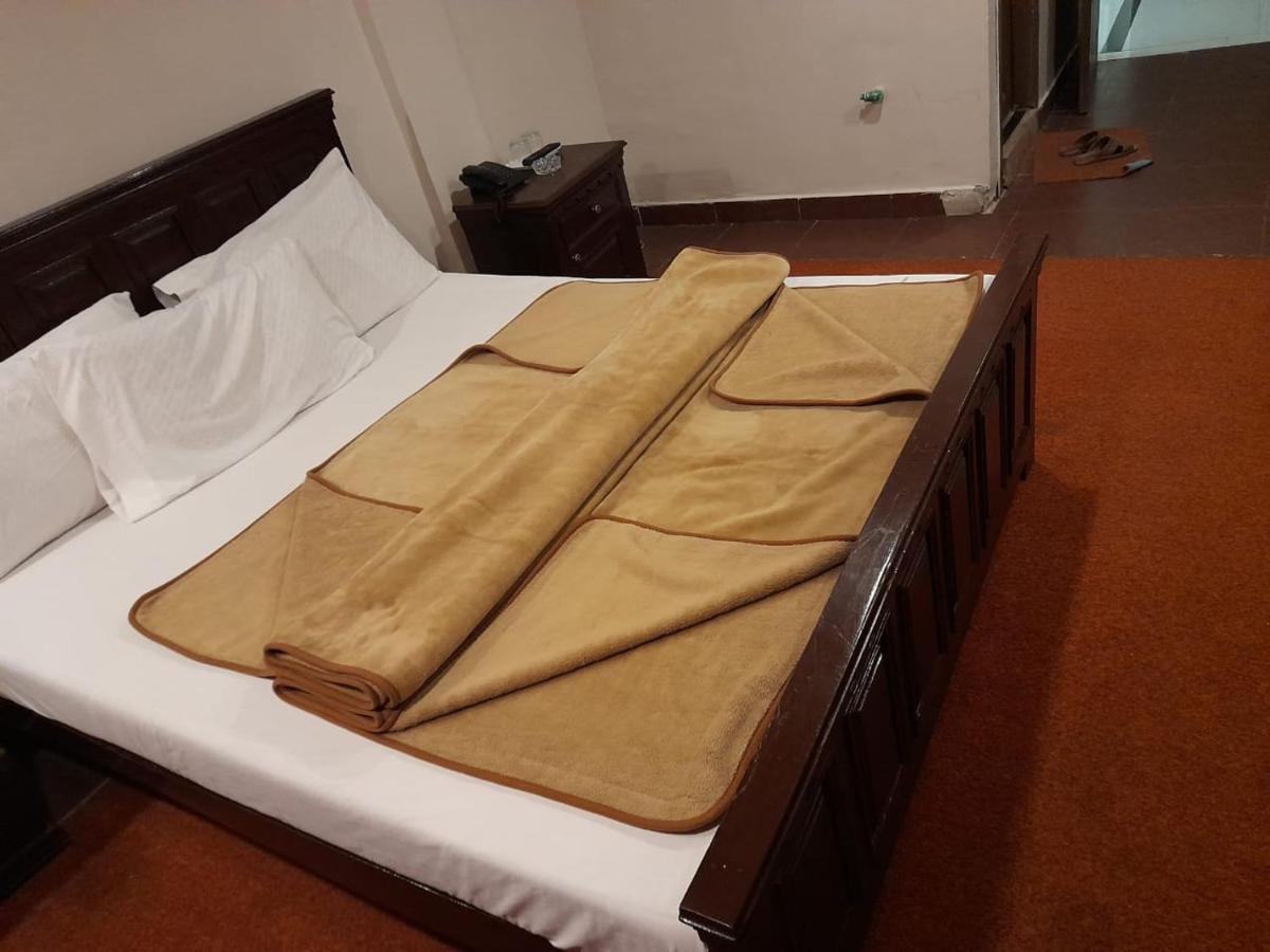 Hotel Burj Al Hateem 拉瓦尔品第 外观 照片